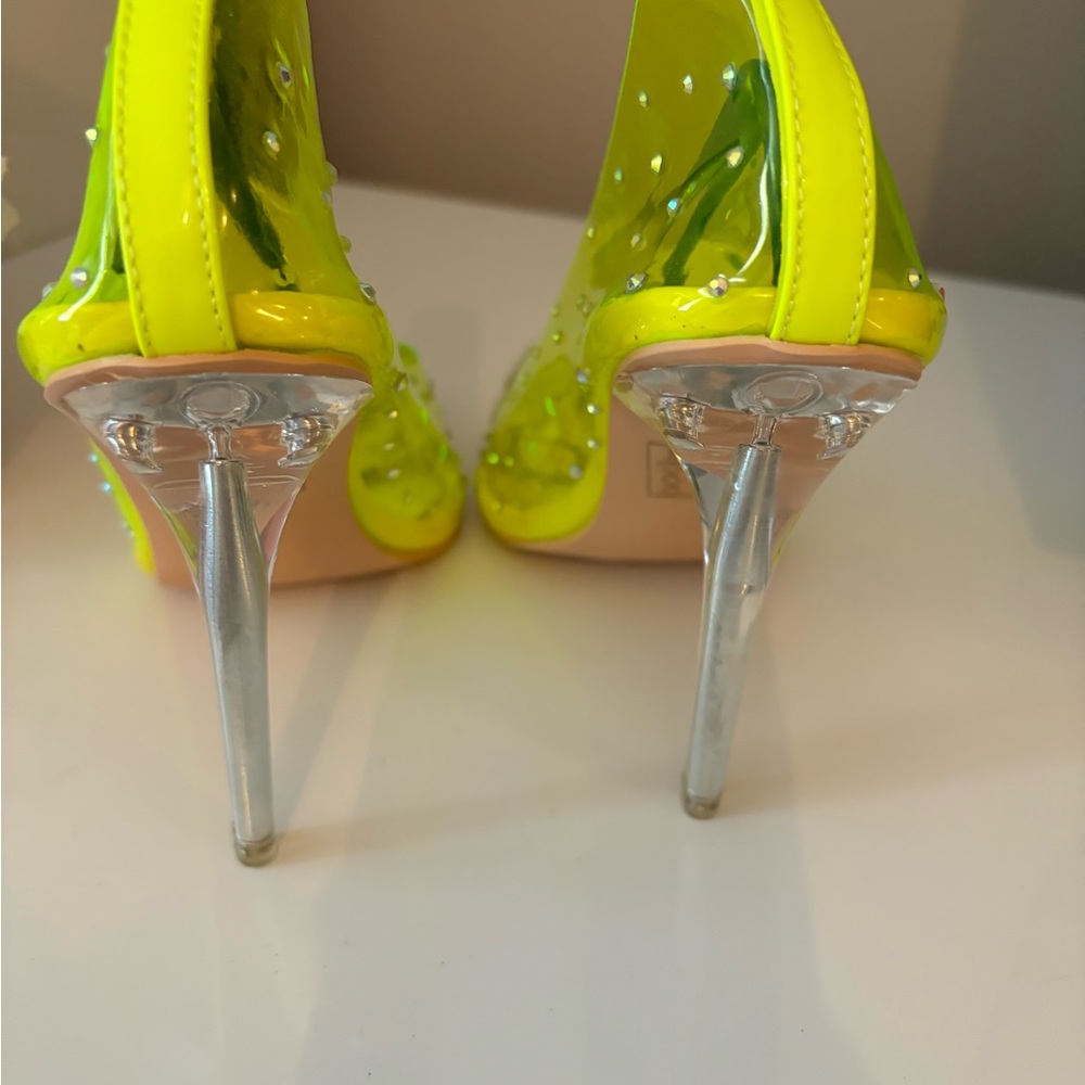 Heels - Picture 4 of 5